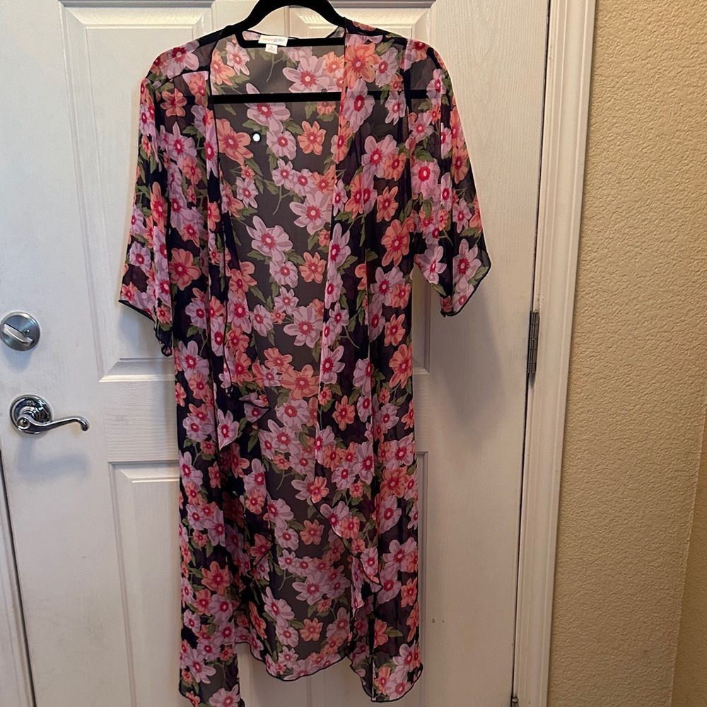 LuLaRoe Black and Pink Floral Kimono